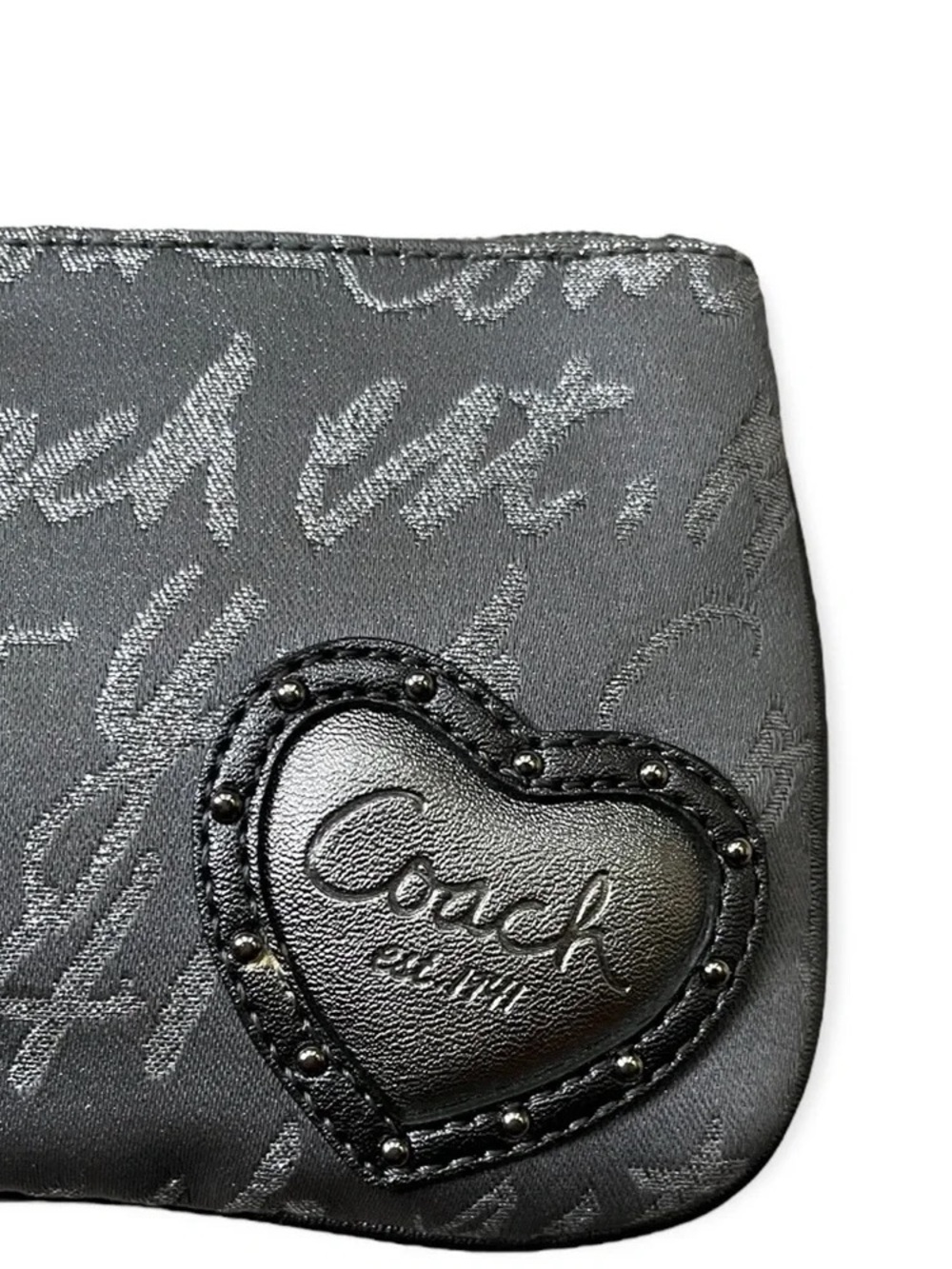 EUC COACH  POPPY  GRAFFITY SCRIPT HEART SILVER WRISTLE - Picture 9 of 11